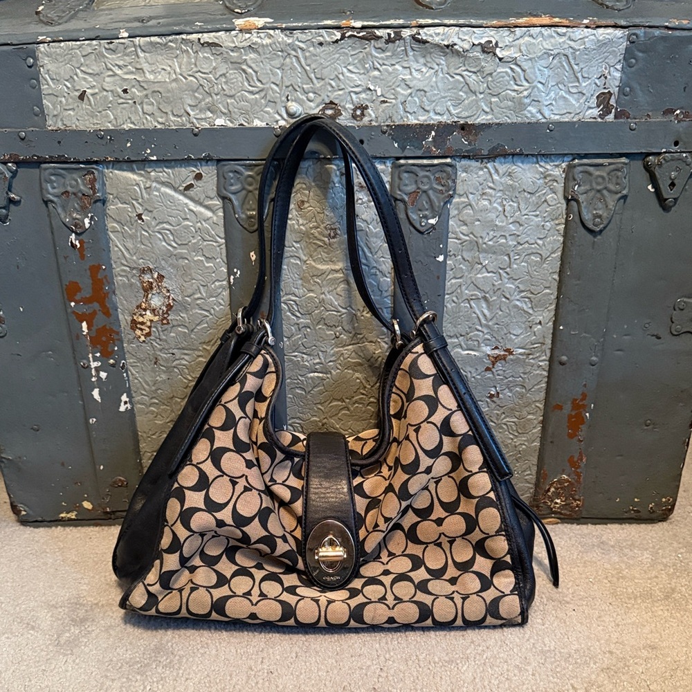 Coach Madison Carlyle Signature Shoulder Bag Black Leather Gold
